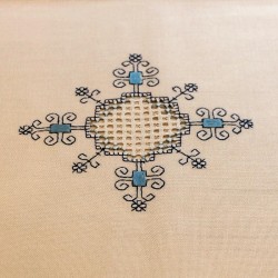 tablecloth-suns-blue-lagartera-toledo_embroidery