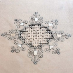 tablecloth-suns-grey-lagartera-toledo_embroidery