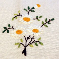 tablecloth-flowers-daisy-lagartera-toledo_embroidery