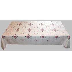 tablecloth-crests-red-lagartera-toledo_table