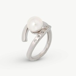 Selene Pearl Ring – Rhodium-Plated Silver – White Round Pearl 8 mm with Cubic Zirconia (Majorica)