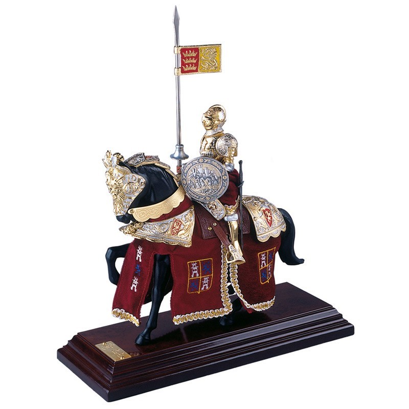 Armadura ecuestre Española – Acabado oro (acero lacado) – Terciopelo rojo – Marto Toledo – Vista lateral