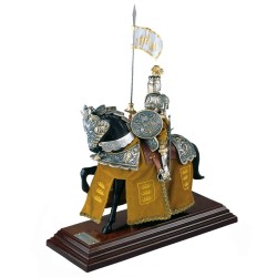 Armadura ecuestre Flor de Lis – Acabado plata (acero lacado) – Terciopelo amarillo – Marto Toledo – Vista frontal