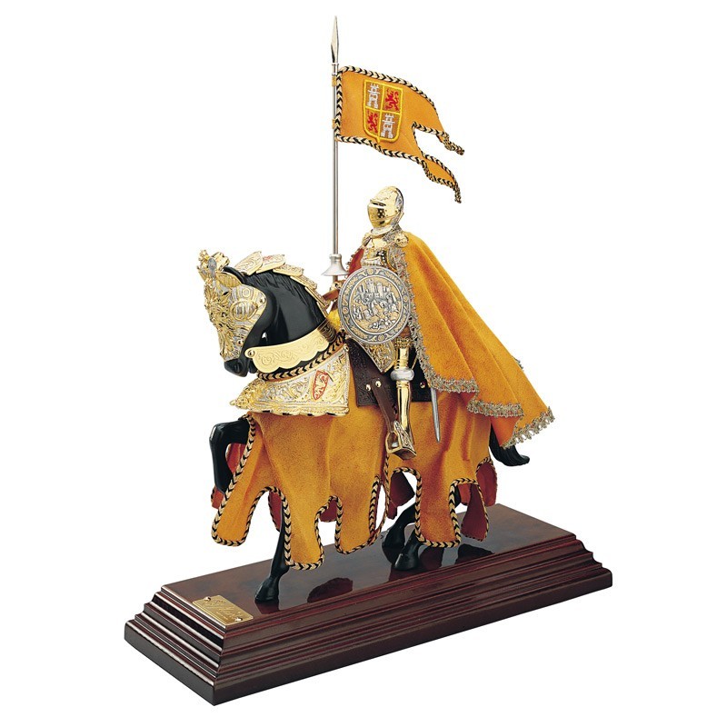 Armadura ecuestre con Capa – Acabado plata (acero lacado) – Terciopelo amarillo – Marto Toledo – Vista lateral